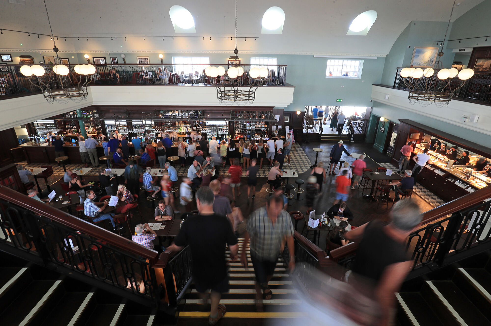Wetherspoon's loss narrows despite higher costs