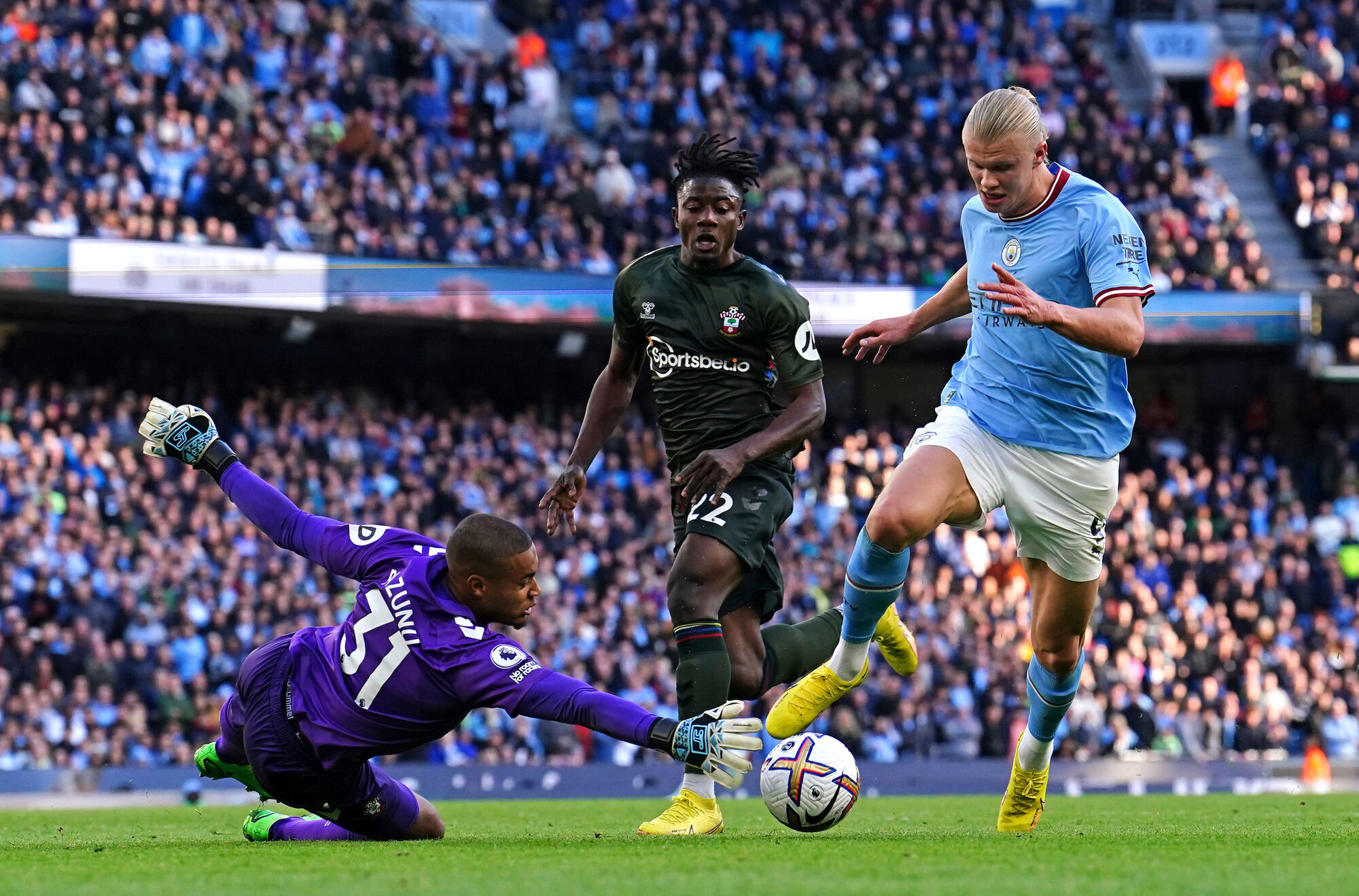 Gavin Bazunu can't stop Haaland and Co as City go top