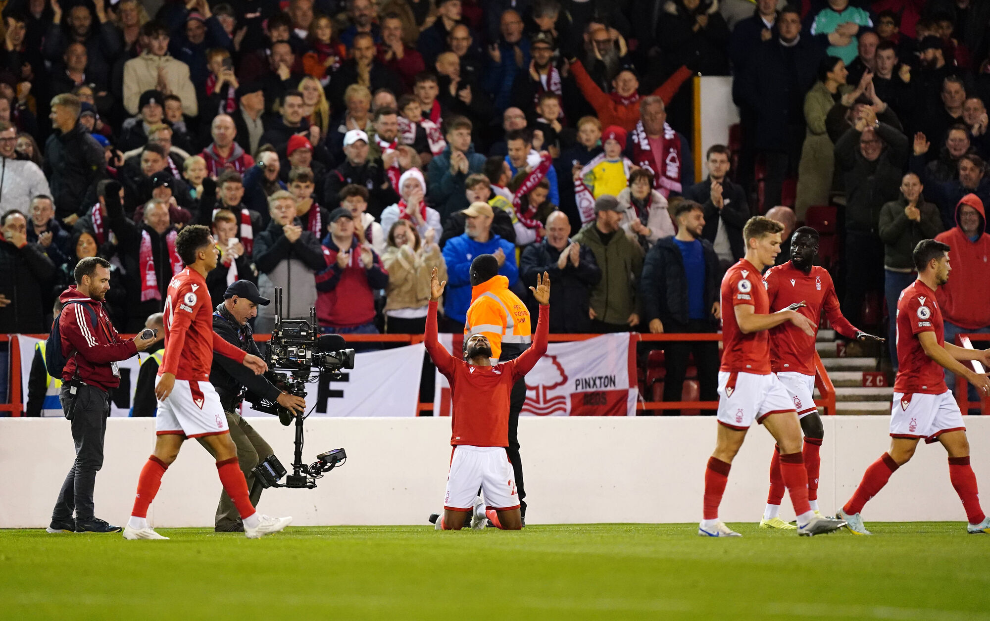 Nottingham Forest and Aston Villa share the spoils