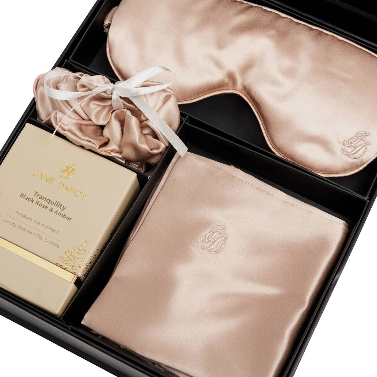 Gift of the Week: Spotted online, this luxurious sleep set from Jane Darcy. Offering a selection of 100% silk accessories, these are handmade accessories, beautifully presented in the signature Jane Darcy luxury gift box. That mulberry silk eye mask is to die for. This Silk Champagne set retails at €177 find out more www.janedarcy.ie.