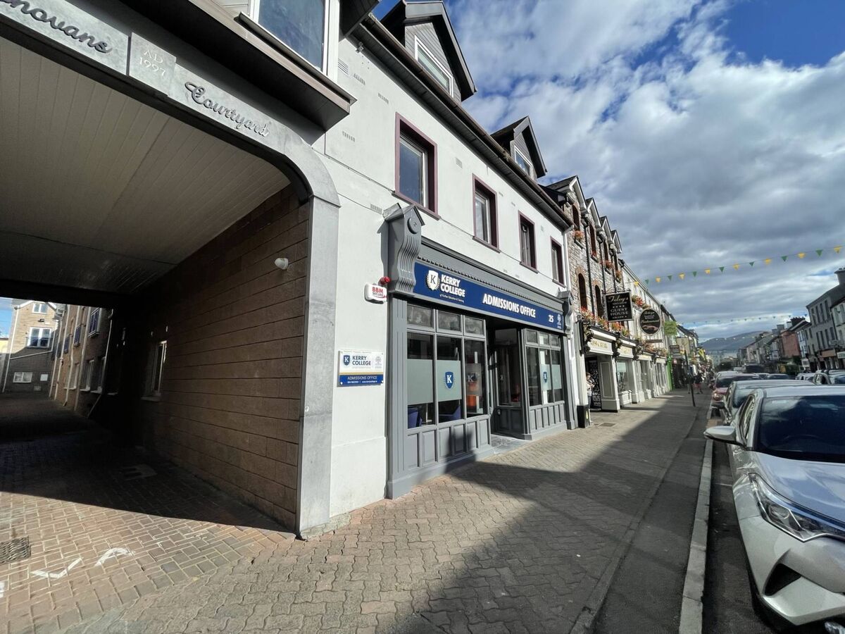 25 High Street Killarney is let to Kerry ETB at €46,000 pa, and is guiding €850,000