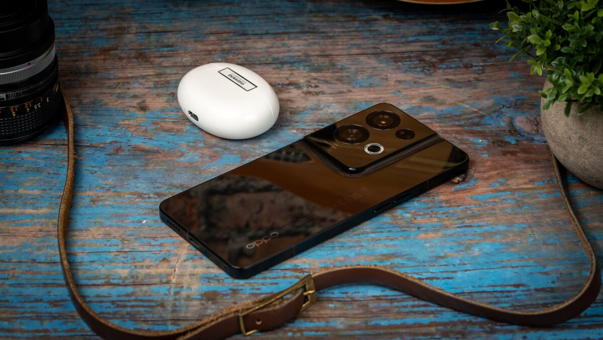 Oppo Reno8 Pro 5G has a fast and reliable under-screen fingerprint reader. Picture: Noel Campion.