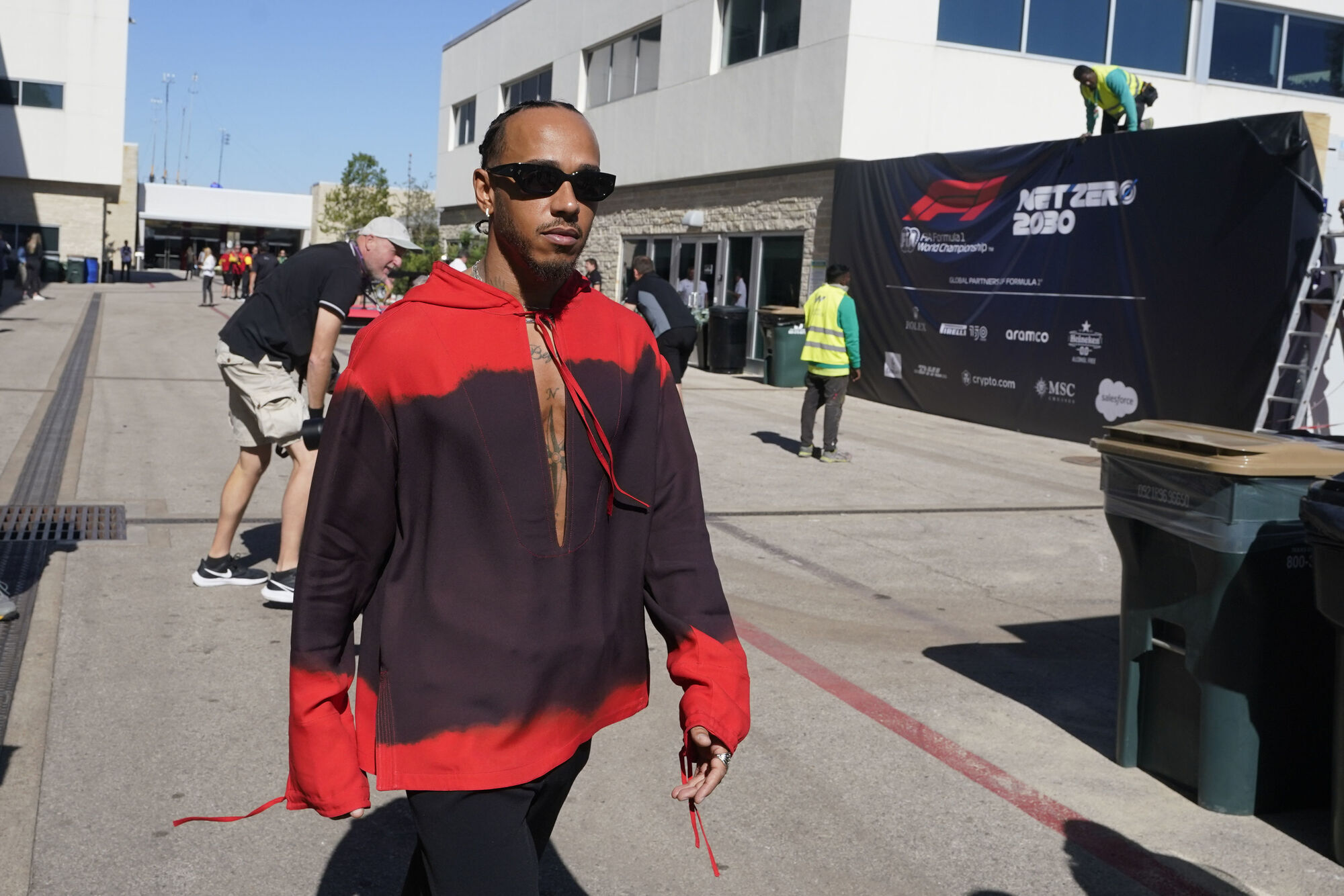 Lewis Hamilton warns F1 over budget cap if Red Bull are not penalised heavily
