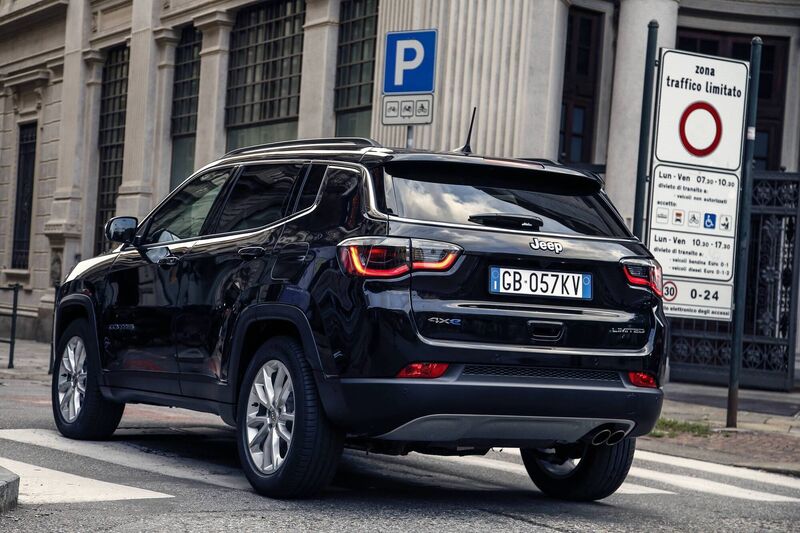 Despite the power on offer you really have to keep the shoe in to root it out and while it is not exactly reluctant, it does take some persuasion.