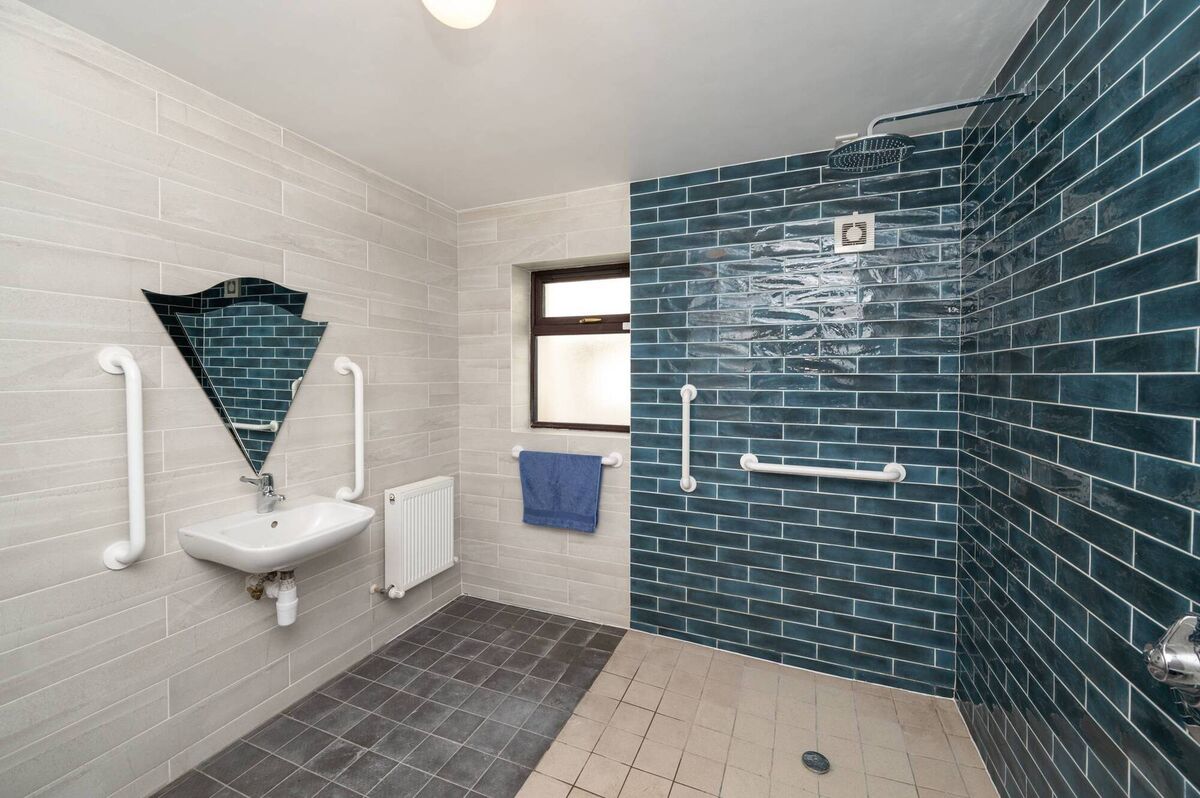 Ground floor shower/wetroom