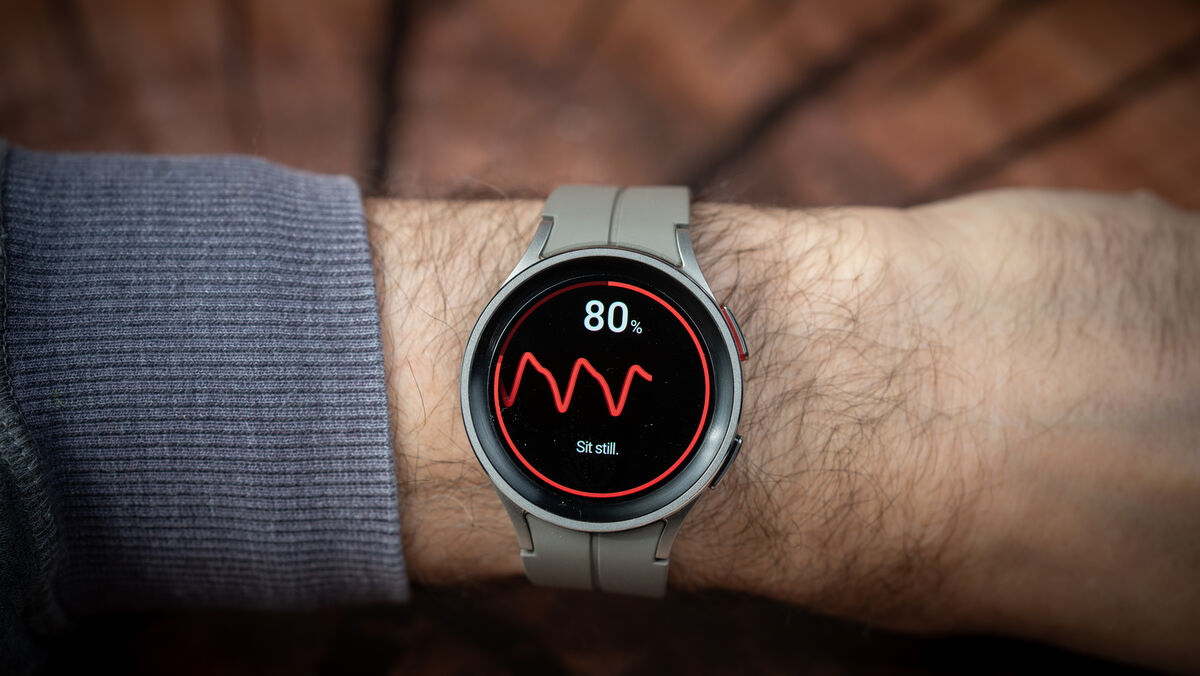 Using the blood pressure feature on Galaxy Watch 5 Pro. Picture: Noel Campion.