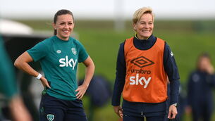 <p>PREPARATIONS: Manager Vera Pauw and Katie McCabe. Pic: Stephen McCarthy/Sportsfile</p>