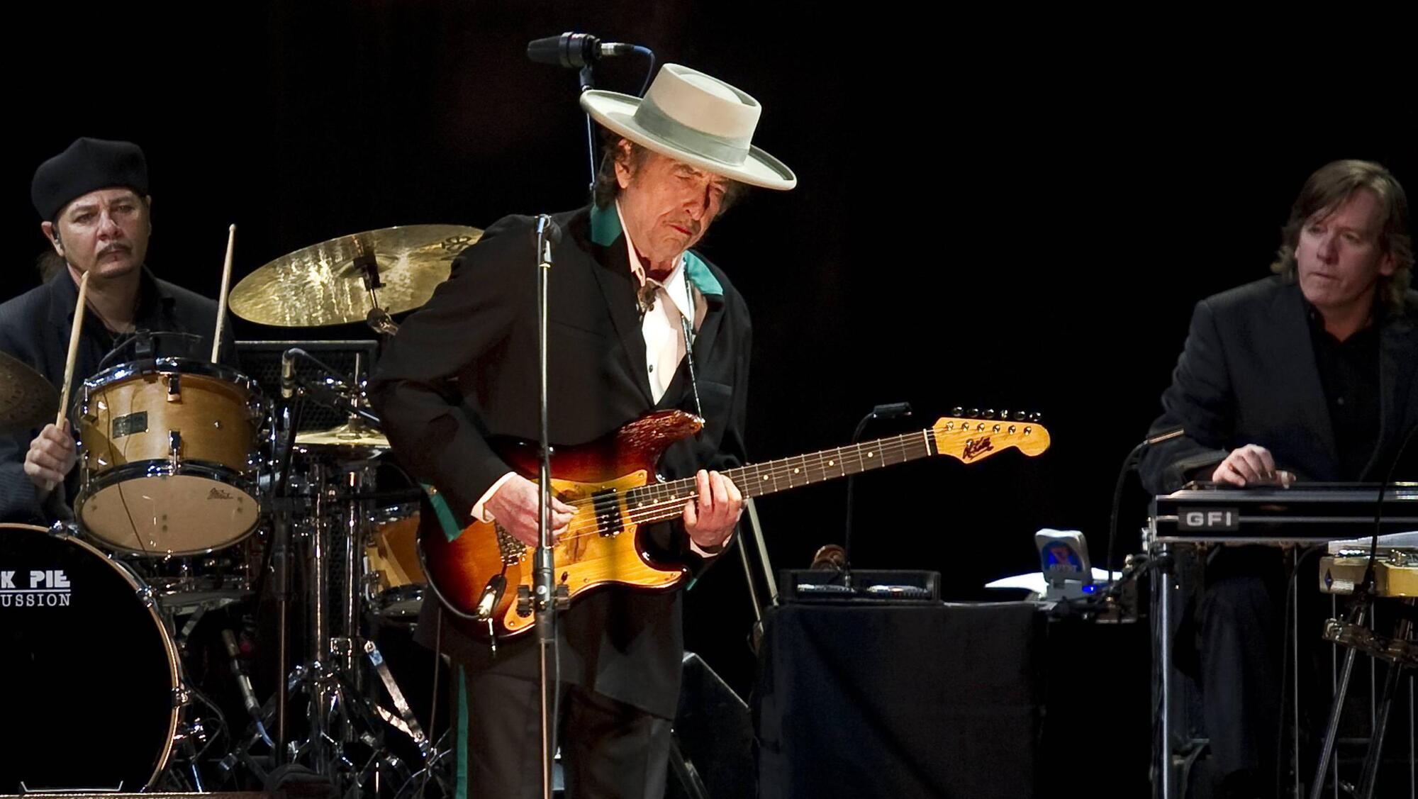 Bob Dylan, Dublin, review: Shane MacGowan among an appreciative crowd at 3Arena
