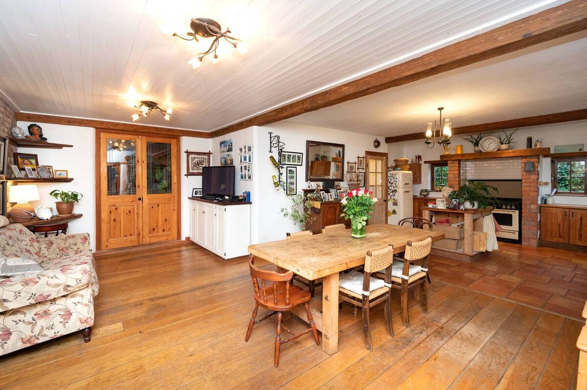 Kitchen dining