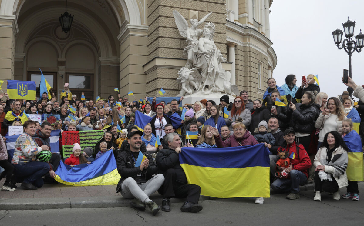 Ukrainians gather to celebrate the recapturing of Kherson. Picture: Nina Lyashonok/AP