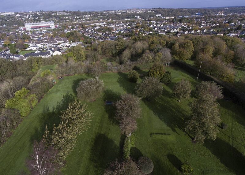Greenery in front, city to the west, Marina to the north