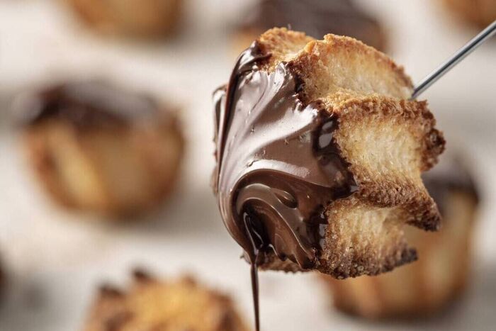 Cherry, chocolate and almond bites