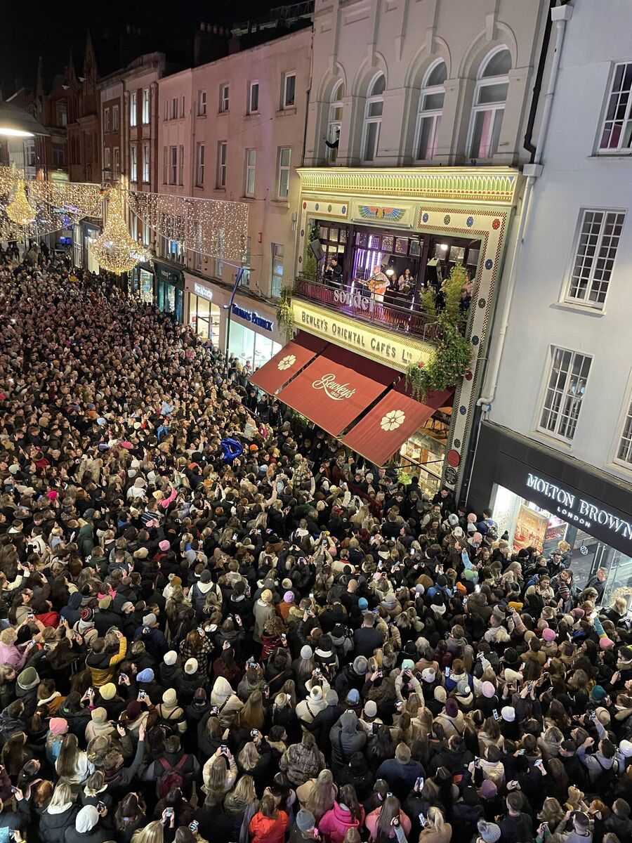 Fans outside Bewley’s Grafton Street.Charity partner: Text ‘PRESSPLAY’ 50300 to donate 4 Euros to Barretstown. Fans outside Bewley’s Grafton Street.Charity partner: Text ‘PRESSPLAY’ 50300 to donate 4 Euros to Barretstown.