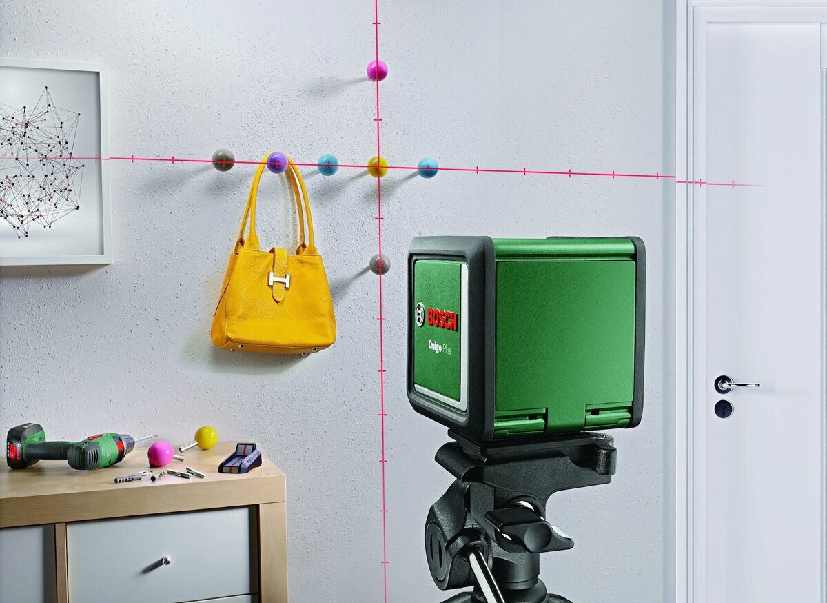 The Quigo Green cross-line laser level from Bosch. The Quigo Green cross-line laser level from Bosch.