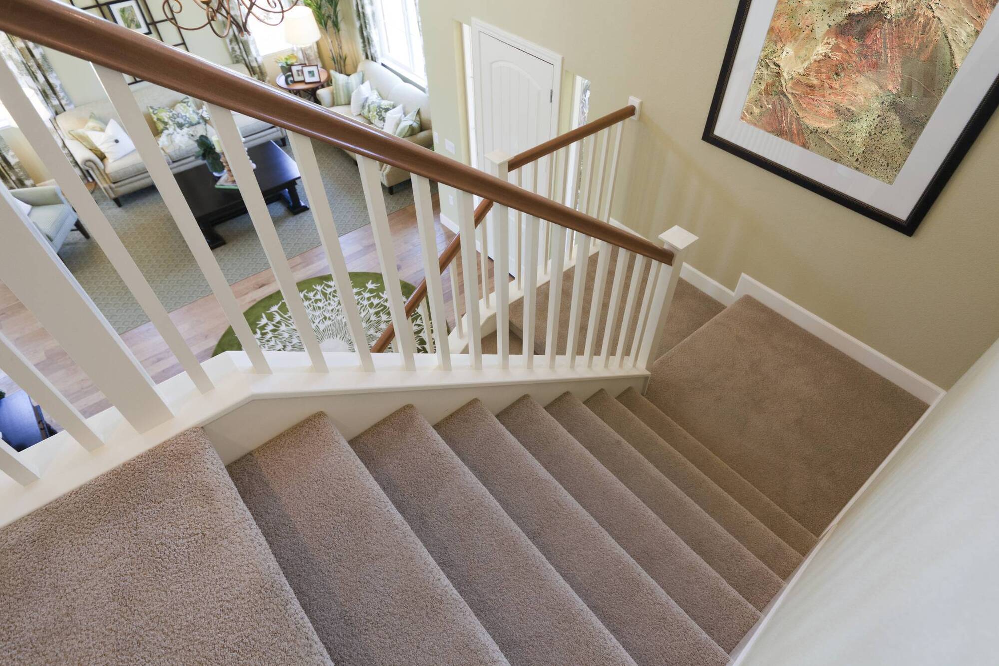 Q&A Jennifer Sheahan: Will removing the bannister of the stairs make my hall look bigger?