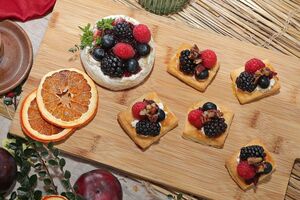 Sheep's cheese, cranberry and pecan bites