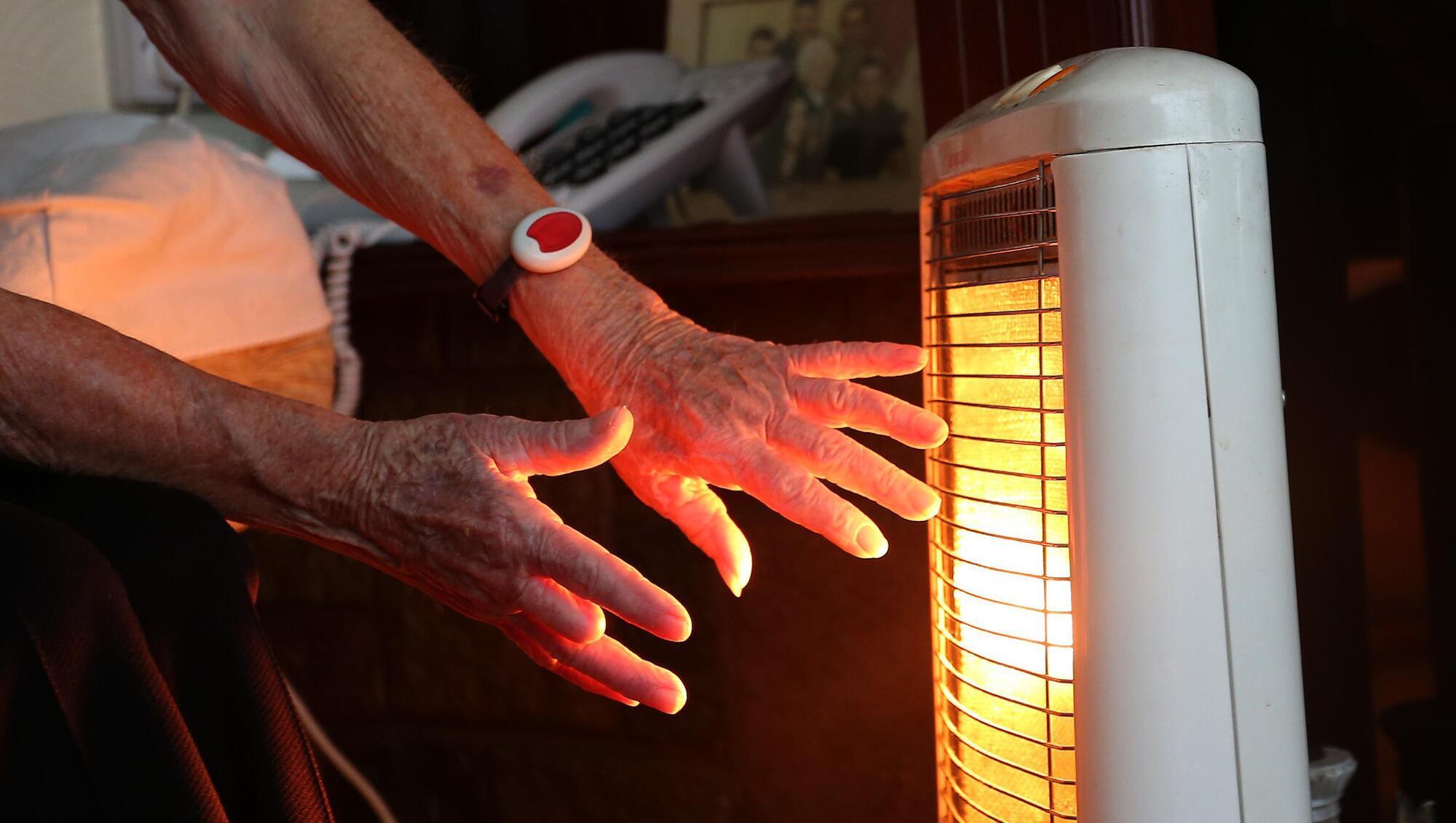 Electric Ireland and Flogas 'not transparent' over costs for new customers