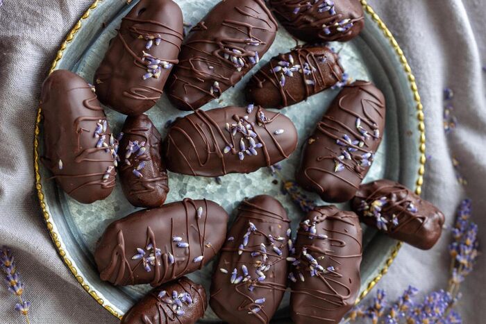 Salted almond chocolate dates