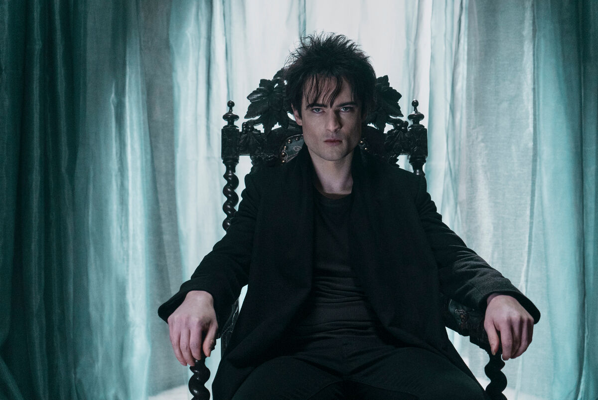 Tom Sturridge as Dream in  The Sandman. 