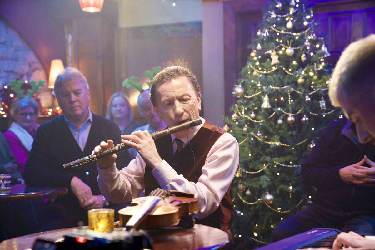 Frankie Gavin on Geantraí na Nollag. 