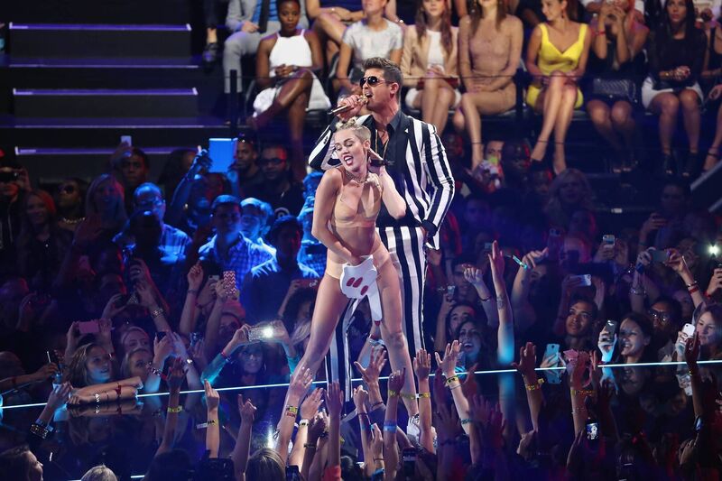 Miley Cyrus and Robin Thicke perform onstage during the 2013 MTV Video Music Awards. Picture: Neilson Barnard/Getty Images for MTV