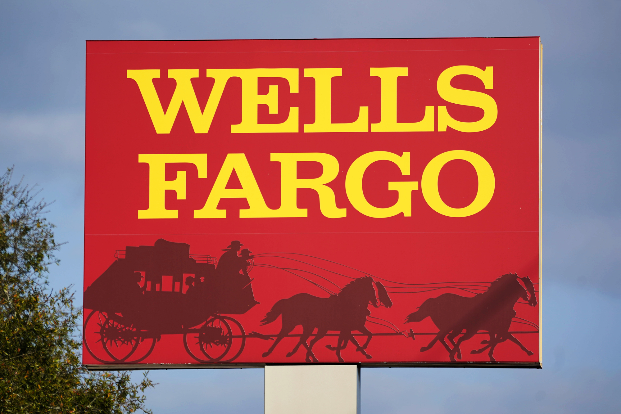 Wells Fargo to pay $3.7bn over consumer loan violations
