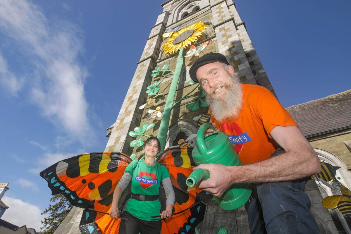 The sunflower in Killarney,  by Kilgarvan-based artists Sophie Lodge and Maitiu Gray. Picture: Valerie O'Sullivan 