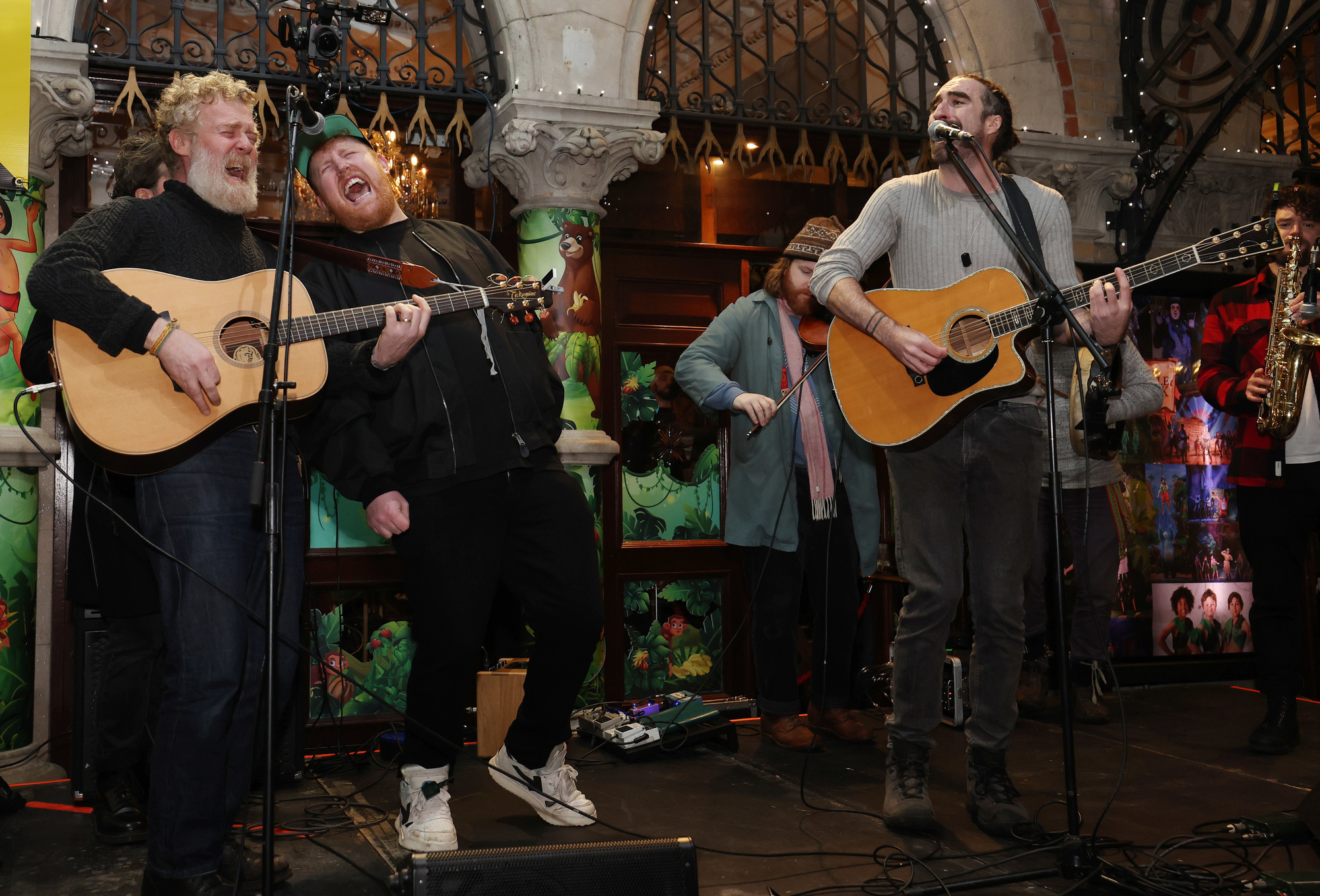 Glen Hansard calls out division over housing as Christmas Eve charity busk returns