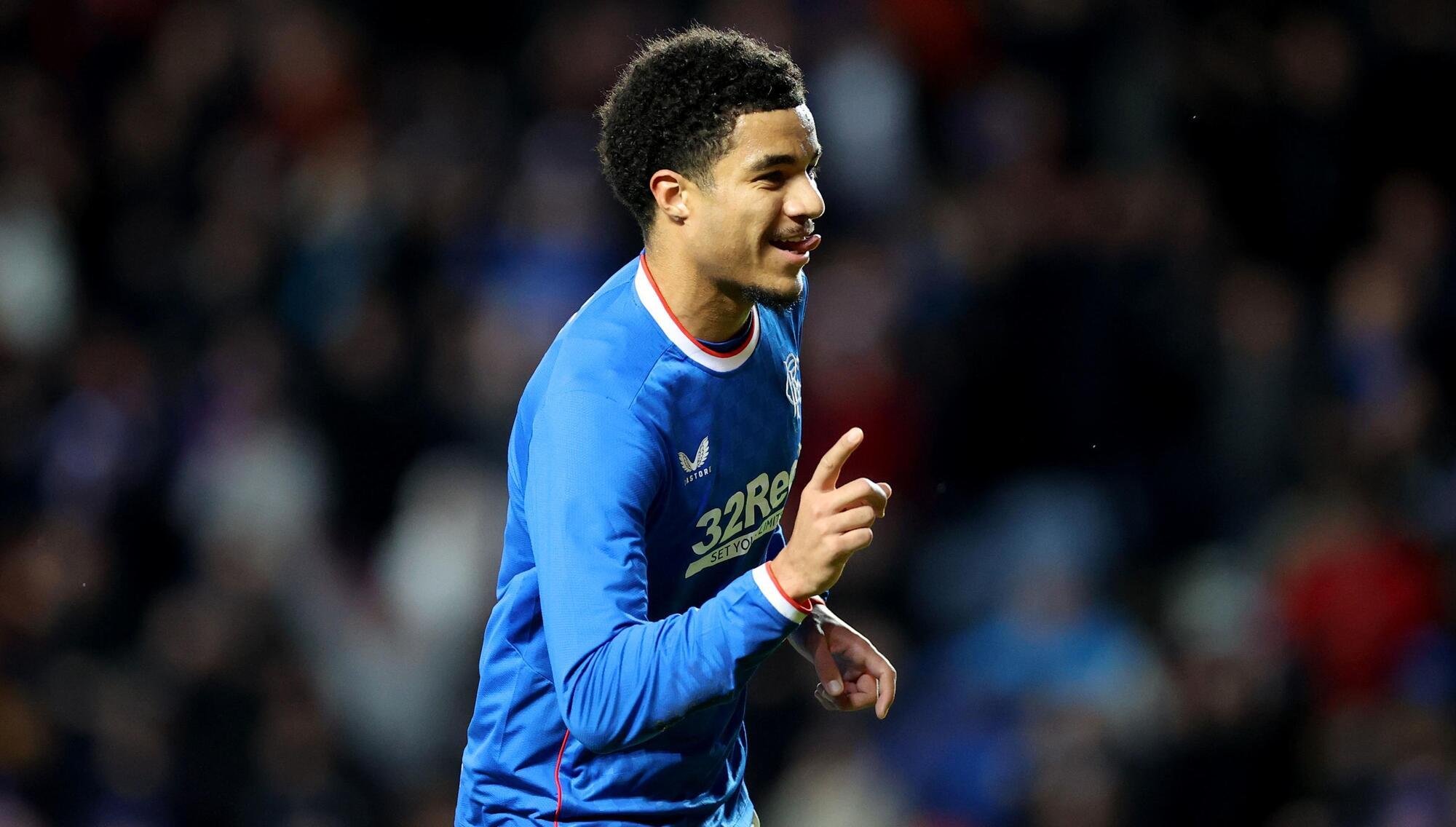 Rangers cruise to victory over Motherwell