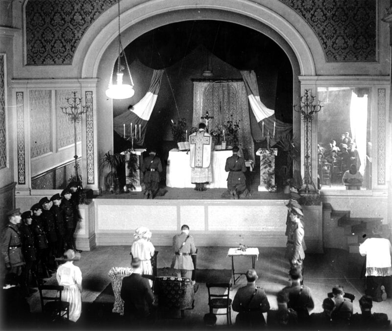 Free State Army Major General Emmet Dalton and Alice Shannon were married by the Very Rev Dr Scannell at the Imperial Hotel in Cork on October 9, 1922. Irish Examiner Archive
