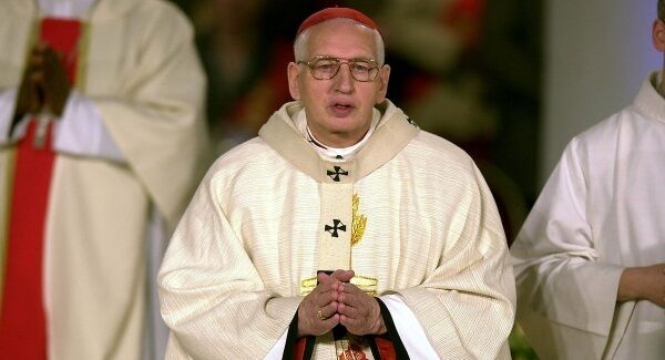 Desmond Connell celebrates Mass on April 7, 2002