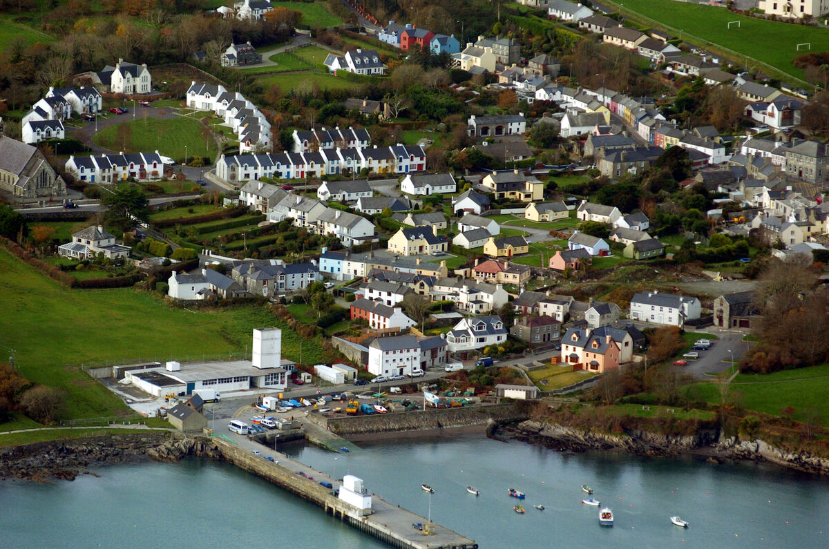 To Schull through the rushes To Schull through the rushes