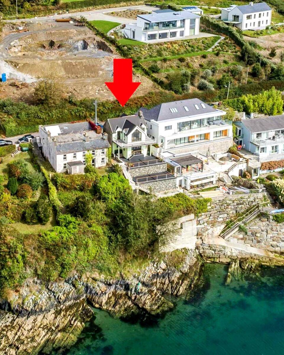Seaview's neighbours have water access Seaview's neighbours have water access