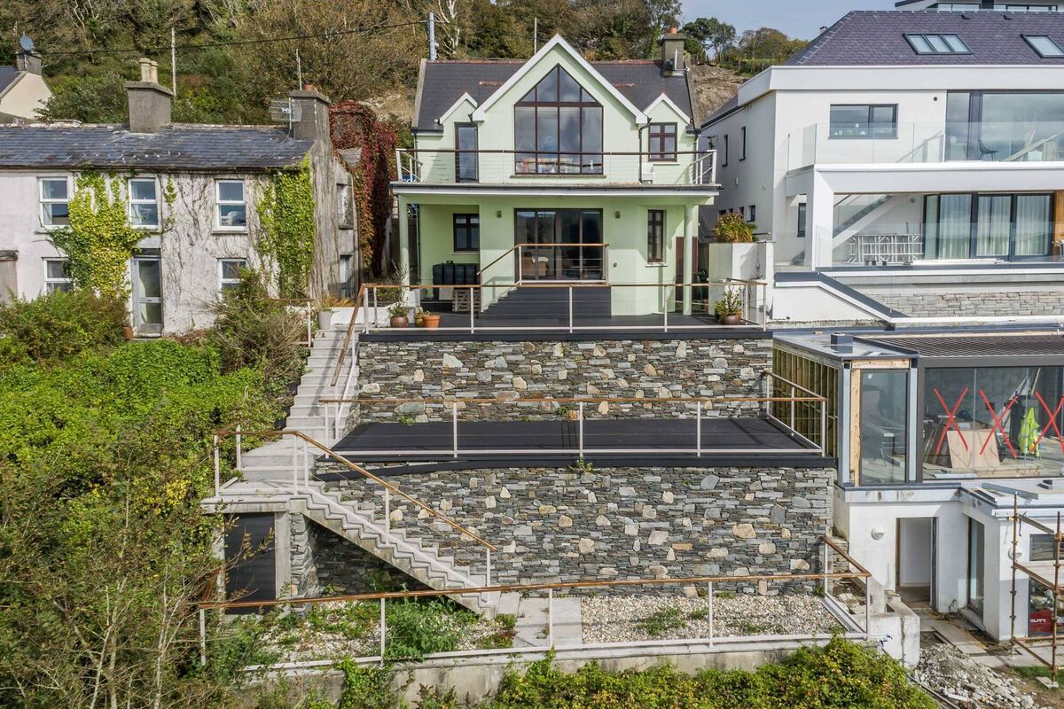 Seaview's steep setting Seaview's steep setting