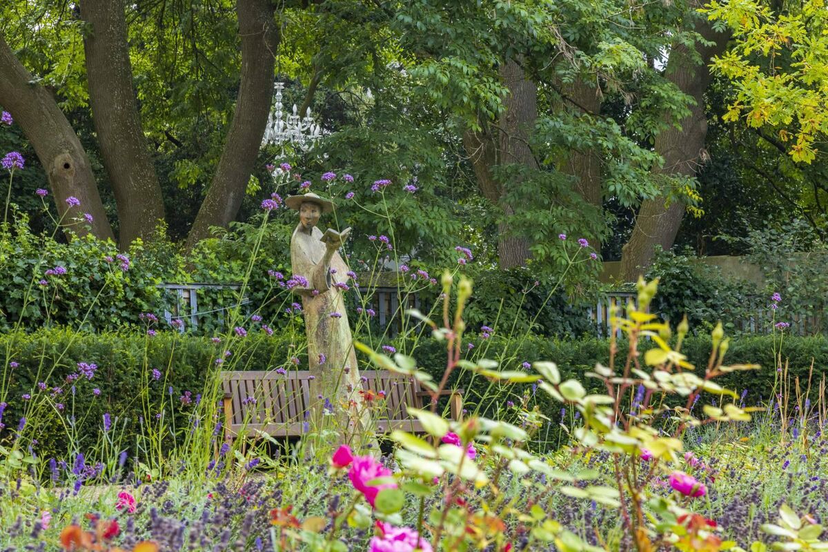 Readers Garden, Museum of literature