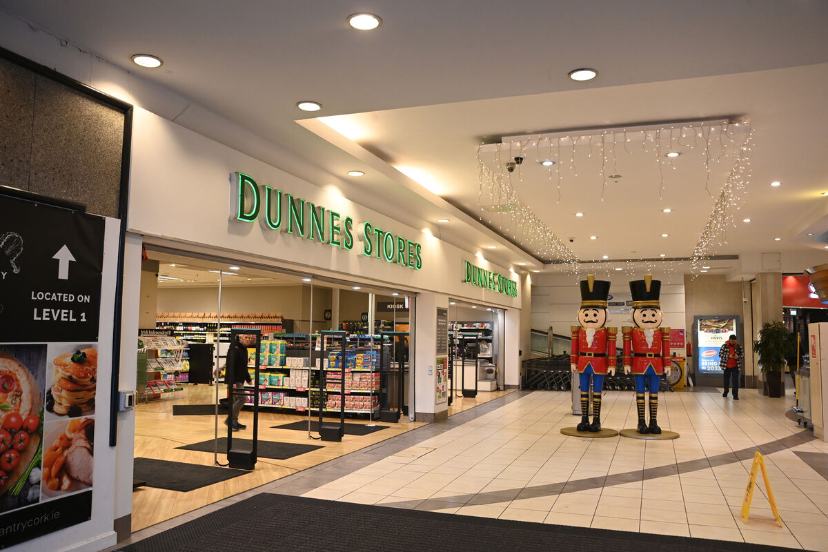 Pic of entrance to Dunnes Stores at Merchant's Quay Shopping Centre.The adjoining premises of SuperValu at Merchant's Quay Shopping Centre, Cork City is to close. Pic: Larry Cummins Pic of entrance to Dunnes Stores at Merchant's Quay Shopping Centre.The adjoining premises of SuperValu at Merchant's Quay Shopping Centre, Cork City is to close. Pic: Larry Cummins