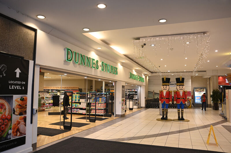  Pic of entrance to Dunnes Stores at Merchant's Quay Shopping Centre.The adjoining premises of SuperValu at Merchant's Quay Shopping Centre, Cork City is to close. Pic: Larry Cummins