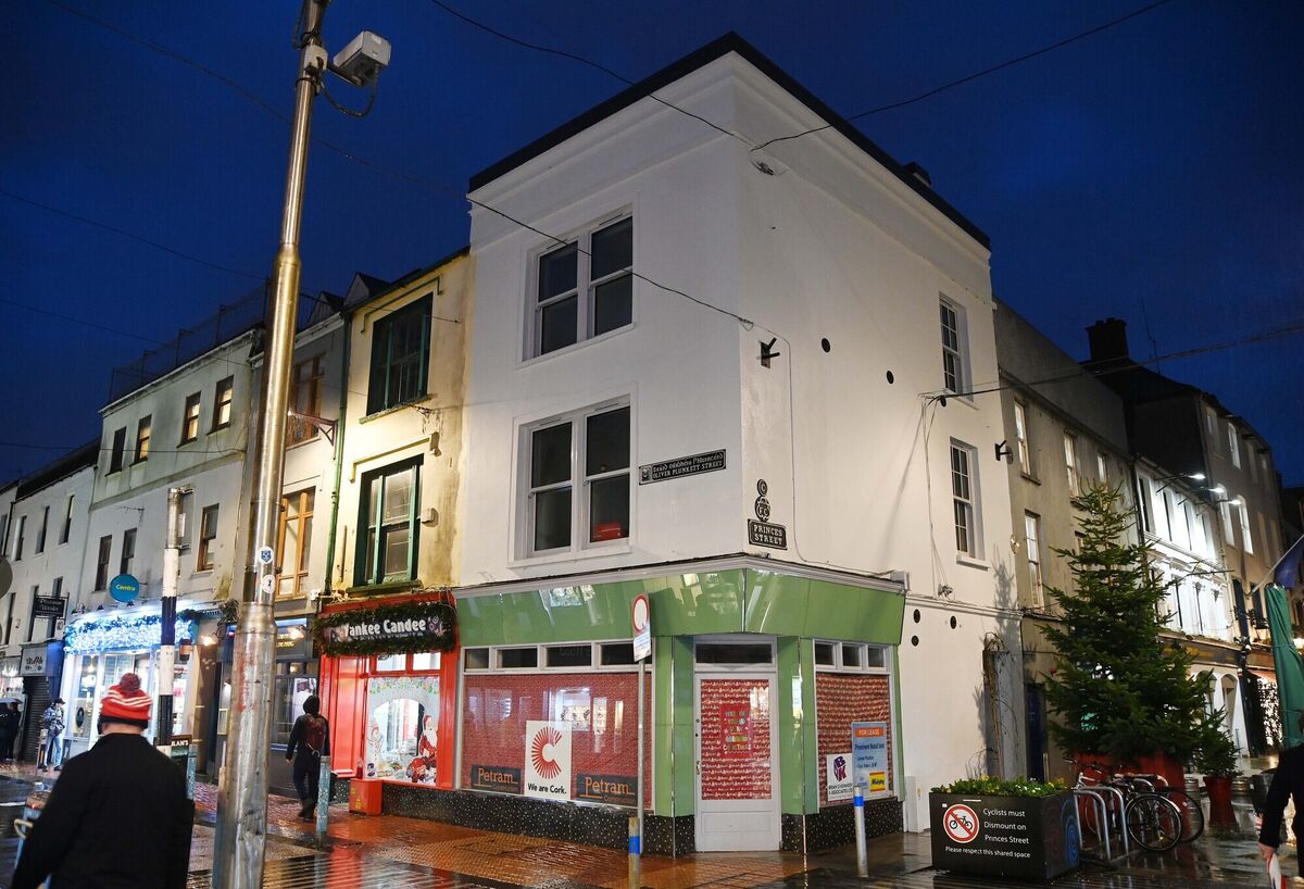 Glass act: No. 57  Oliver Plunkett St., Cork. Picture Denis Minihane.