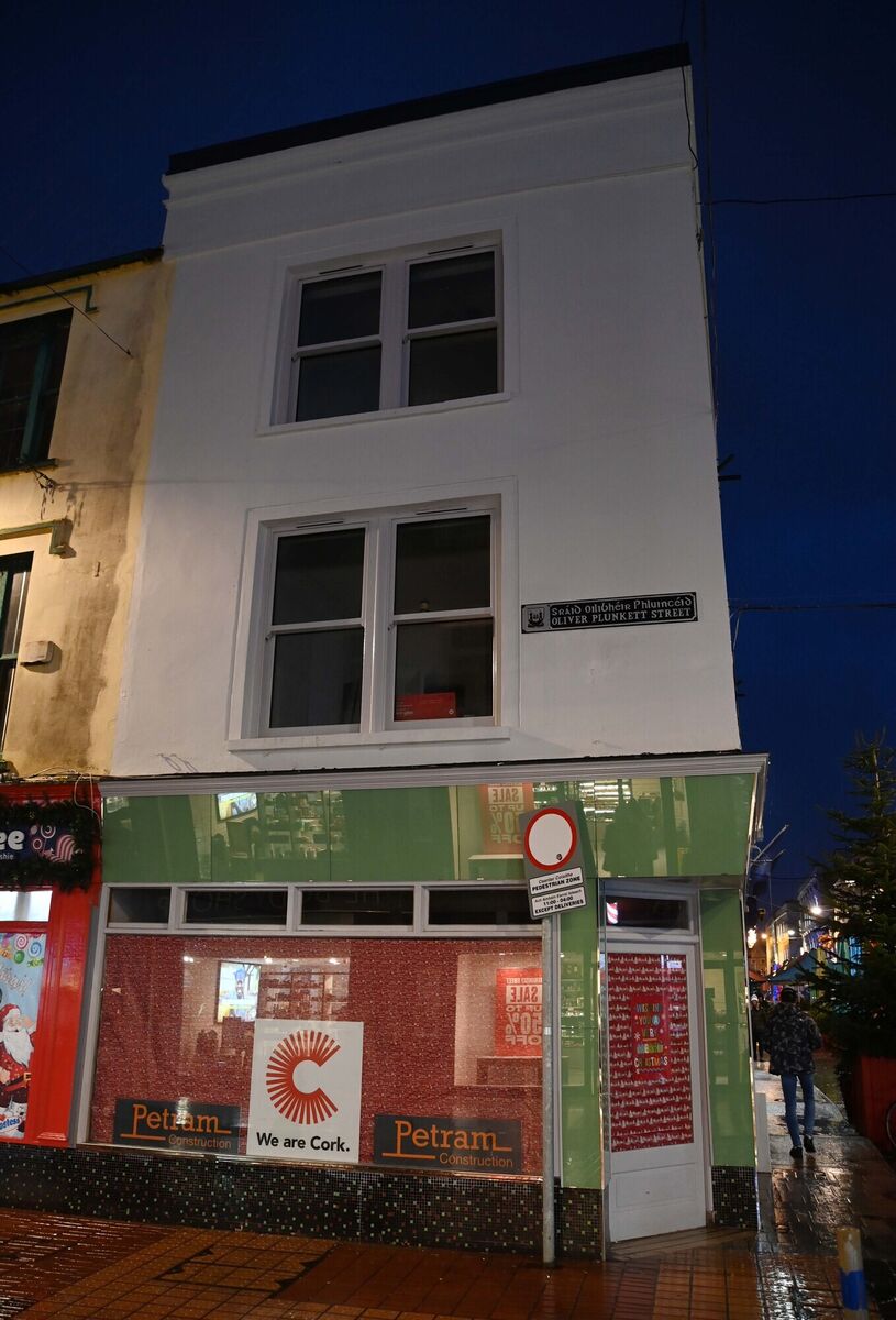 Apartment going in overhead at No 57 Oliver Plunkett Street. Picture Denis Minihane.