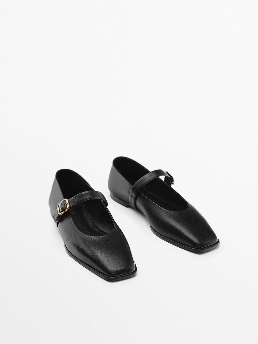 Leather ballet flats with buckles, Massimo Dutti, €99.95