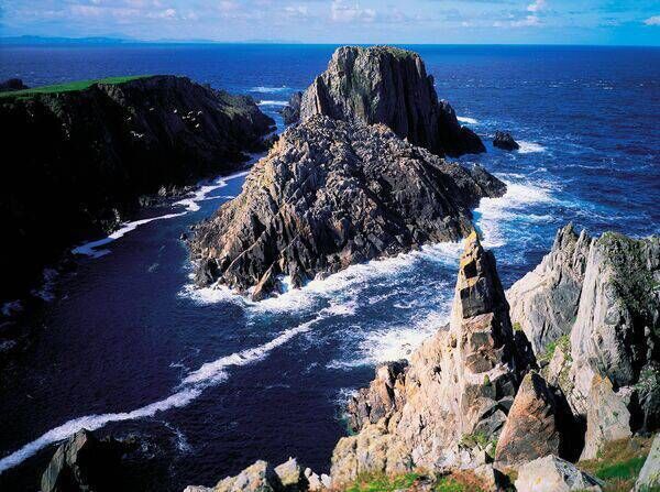 Experience movie-worthy romance in the beautiful Inishowen Peninsula.