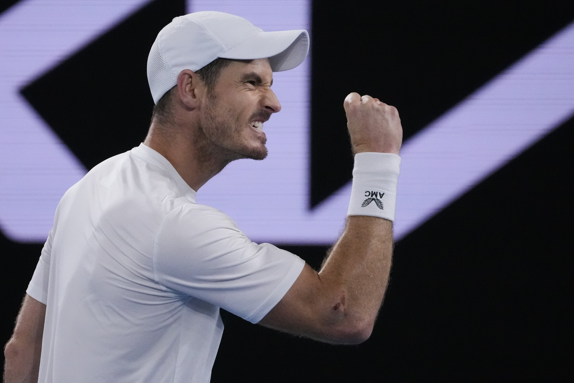 Andy Murray battles into the night to beat Thanasi Kokkinakis at Australian Open