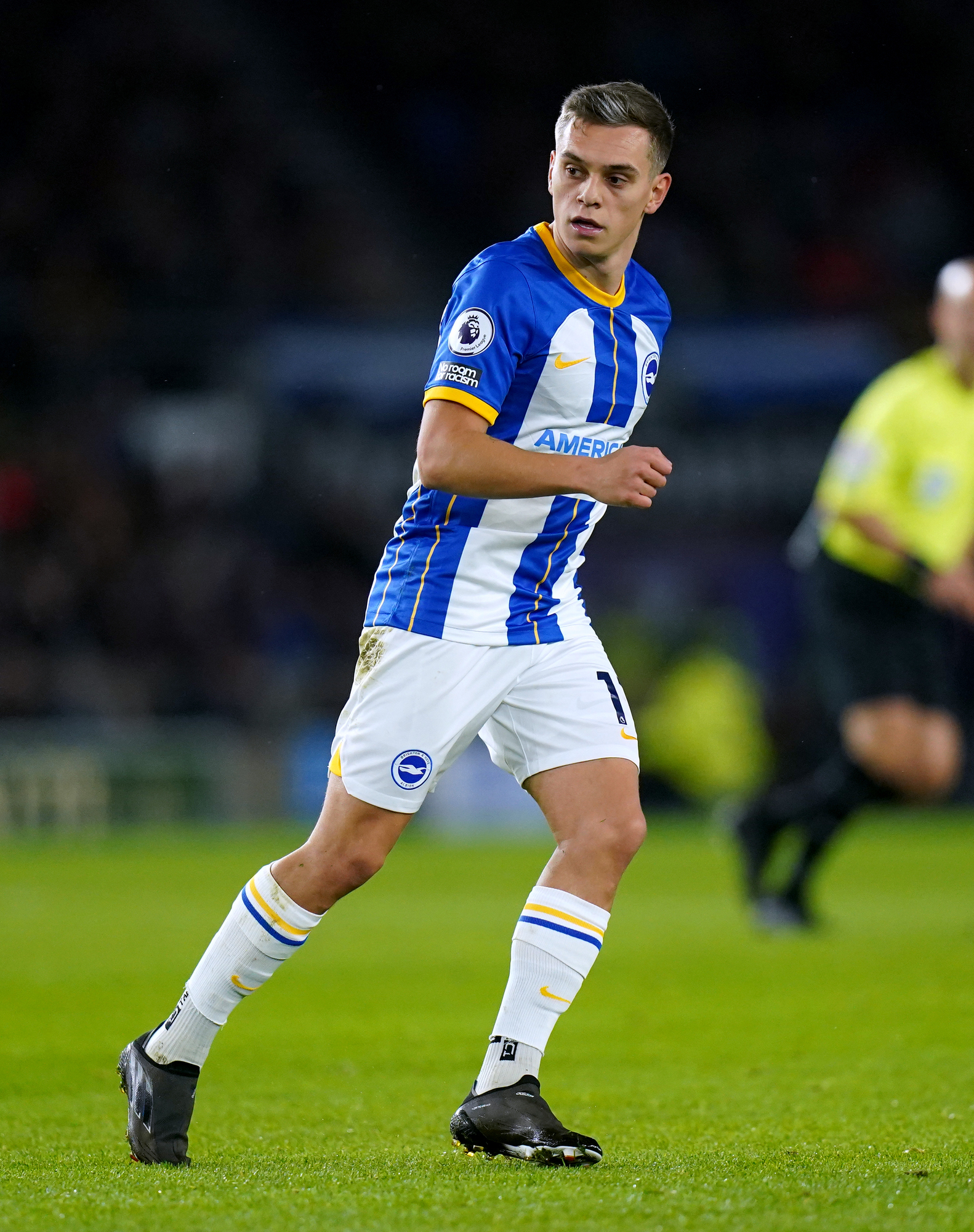 Arsenal reach agreement with Brighton for Belgium forward Leandro Trossard