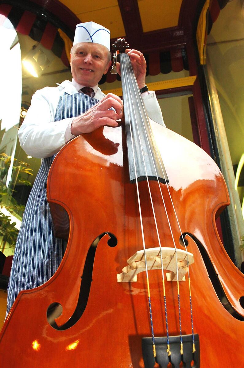 Strings attached: Simon O'Flynn. Picture: Larry Cummins