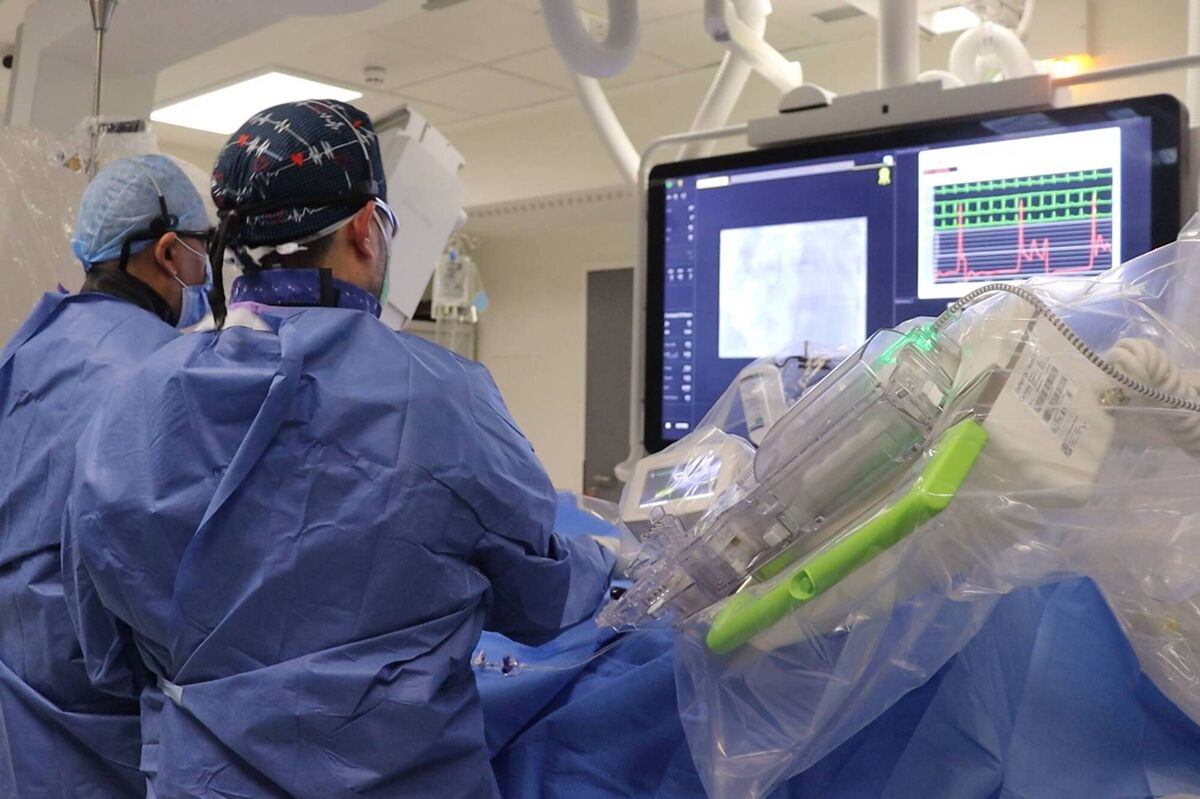 The robotic method allows for placement of stents for up to 1mm at a time. The robotic method allows for placement of stents for up to 1mm at a time.