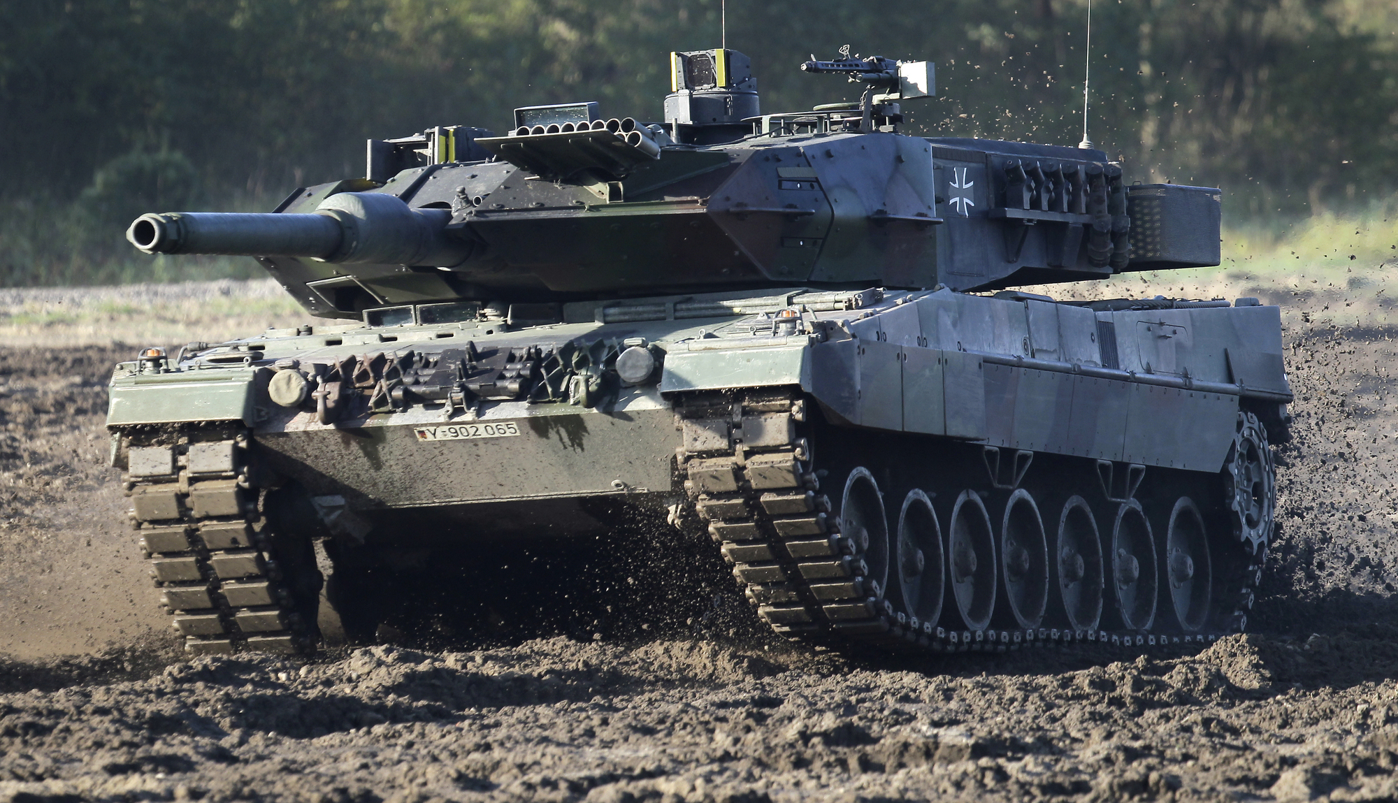 Germany confirms plans to give Ukraine tanks to fight off Russian invaders