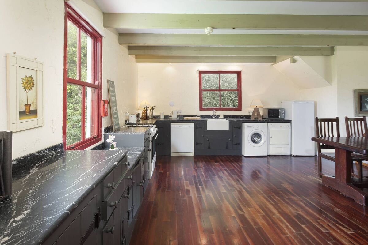 Kitchen 
