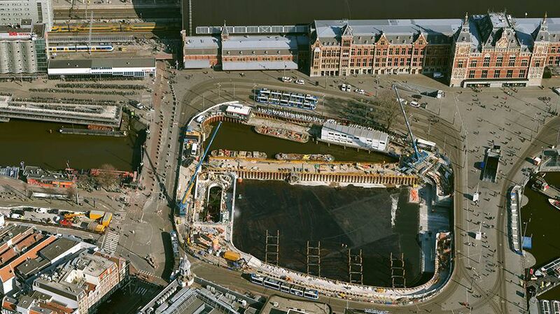 Between them 2 new bicycle parking facilities that have been built underwater can accommodate around 11,000 bicycles. Pictures: www.amsterdam.nl Between them 2 new bicycle parking facilities that have been built underwater can accommodate around 11,000 bicycles. Pictures: www.amsterdam.nl