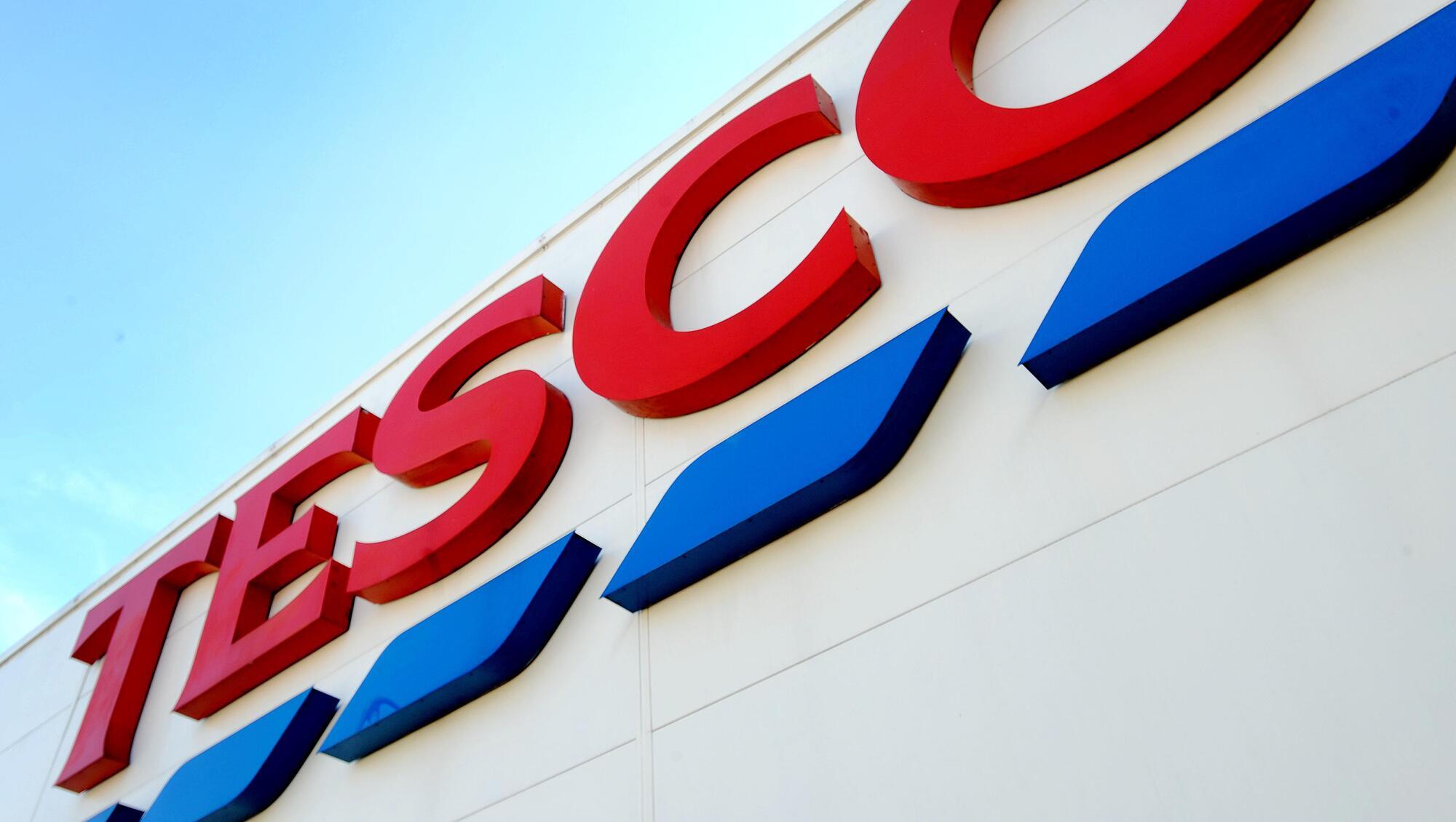 Tesco worker dismissed after taking cigarettes without paying awarded €23k