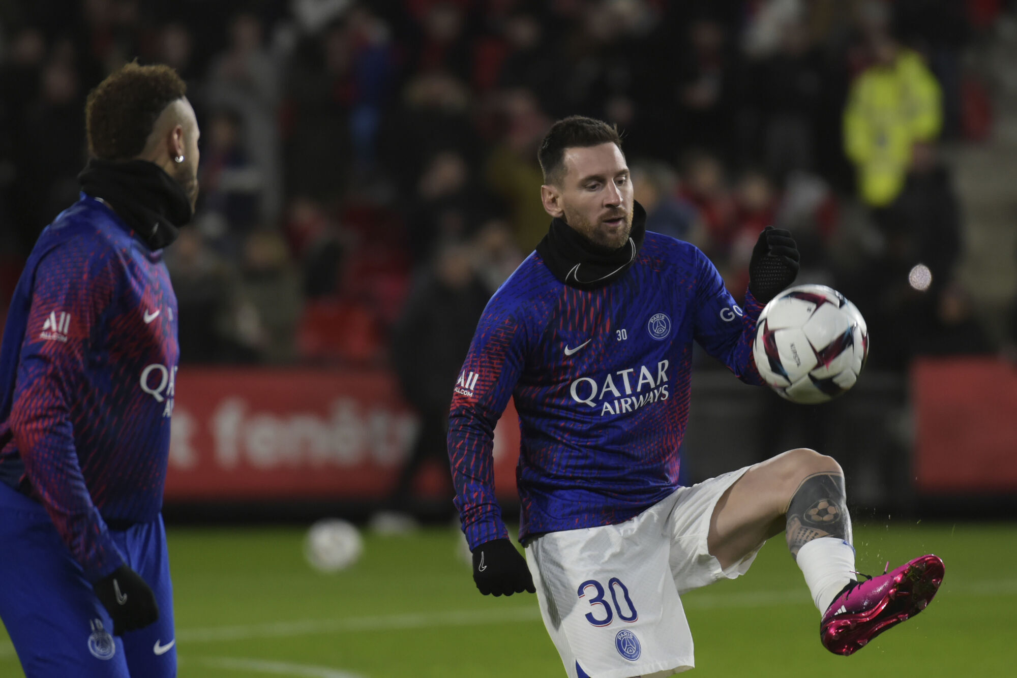 PSG in talks with Messi over renewing contract
